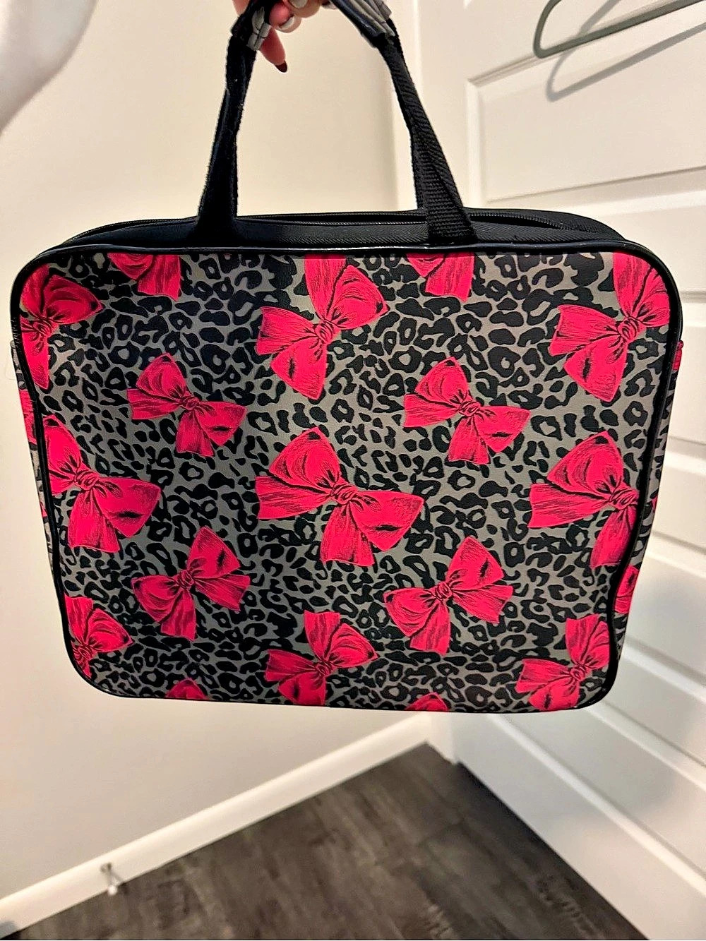 Betseyville by Betsey Johnson Leopard Bow Laptop Bag in Black & Pink